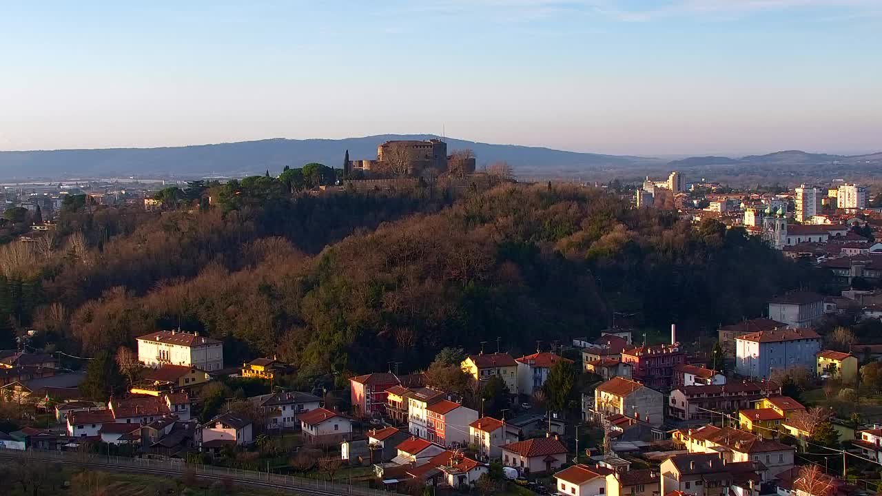 Nova Gorica e Gorizia: Panorama Mozzafiato dal Convento Francescano di Castagnevizza
