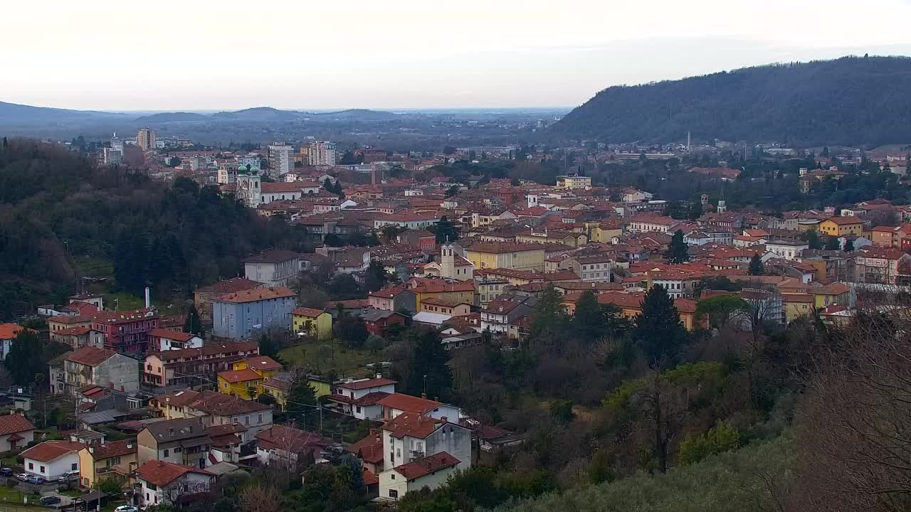 Nova Gorica e Gorizia: Panorama Mozzafiato dal Convento Francescano di Castagnevizza