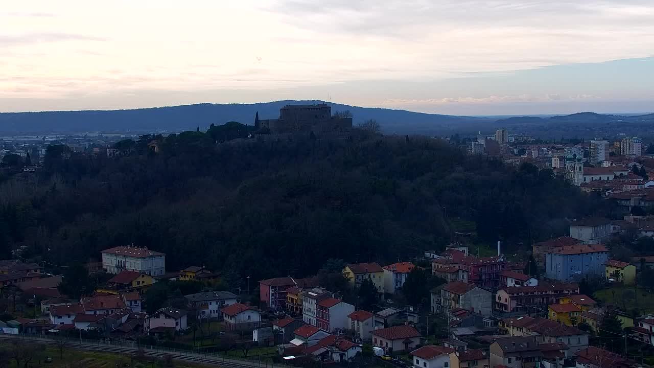 Nova Gorica i Gorica: Prekrasan Pogled iz Franjevačkog Samostana Kostanjevica