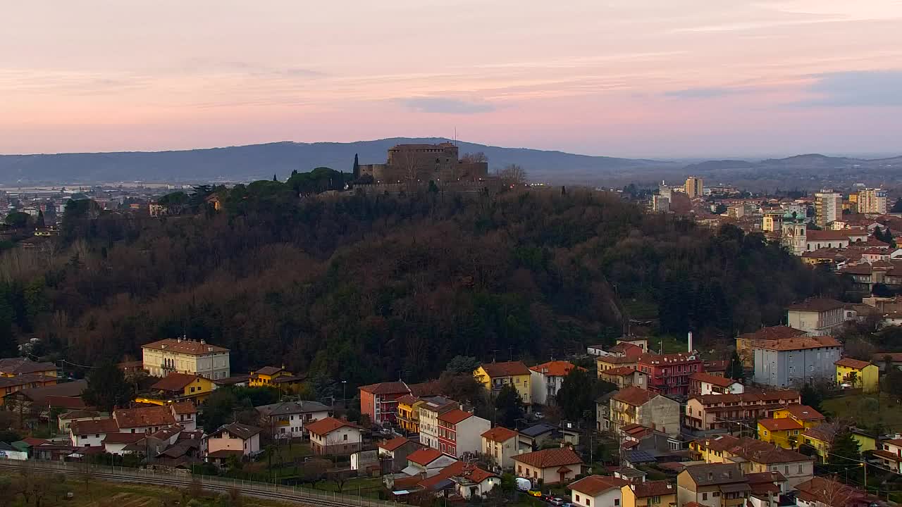 Nova Gorica i Gorica: Prekrasan Pogled iz Franjevačkog Samostana Kostanjevica