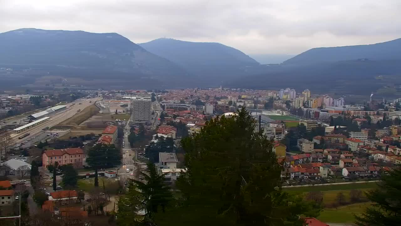 Nova Gorica e Gorizia: Panorama Mozzafiato dal Convento Francescano di Castagnevizza