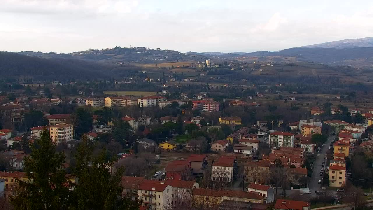 Nova Gorica e Gorizia: Panorama Mozzafiato dal Convento Francescano di Castagnevizza