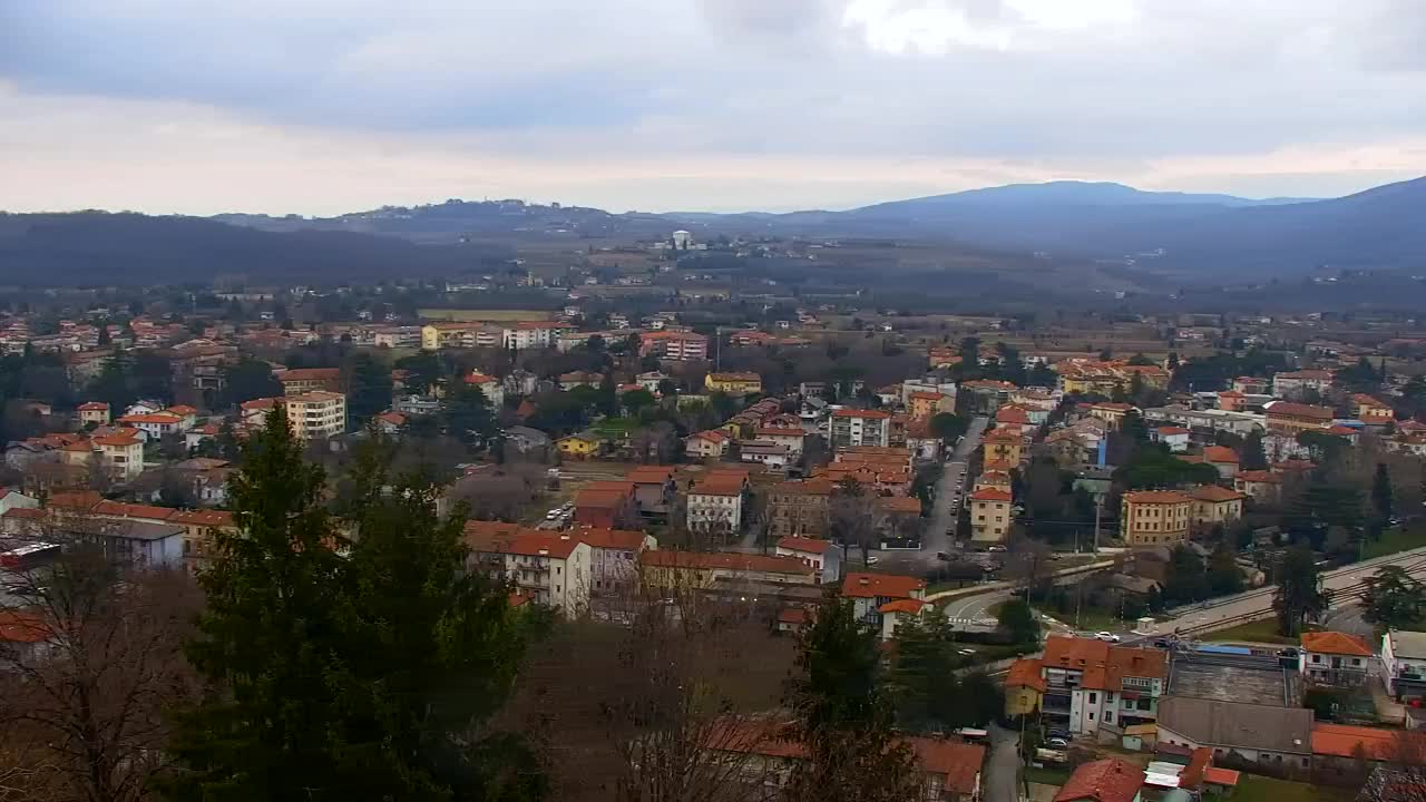Nova Gorica e Gorizia: Panorama Mozzafiato dal Convento Francescano di Castagnevizza