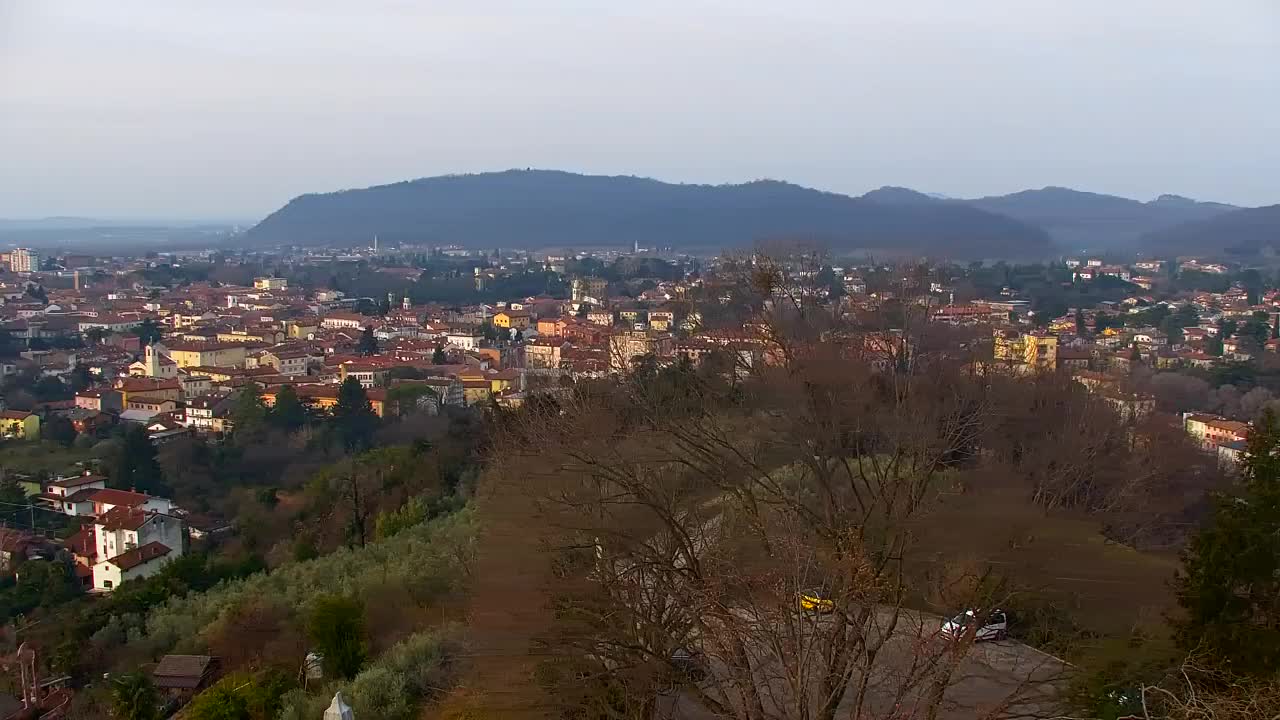 Nova Gorica i Gorica: Prekrasan Pogled iz Franjevačkog Samostana Kostanjevica