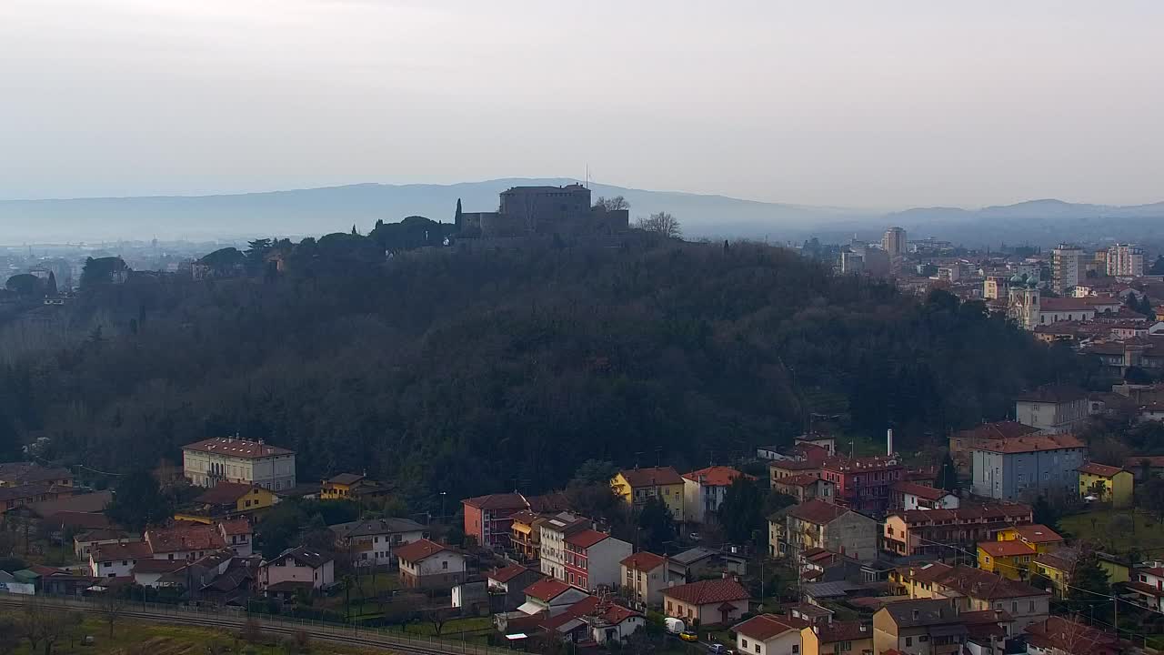 Nova Gorica e Gorizia: Panorama Mozzafiato dal Convento Francescano di Castagnevizza