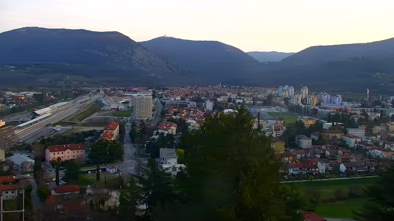 Nova Gorica i Gorica: Prekrasan Pogled iz Franjevačkog Samostana Kostanjevica