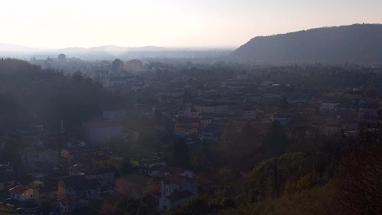 Nova Gorica e Gorizia: Panorama Mozzafiato dal Convento Francescano di Castagnevizza