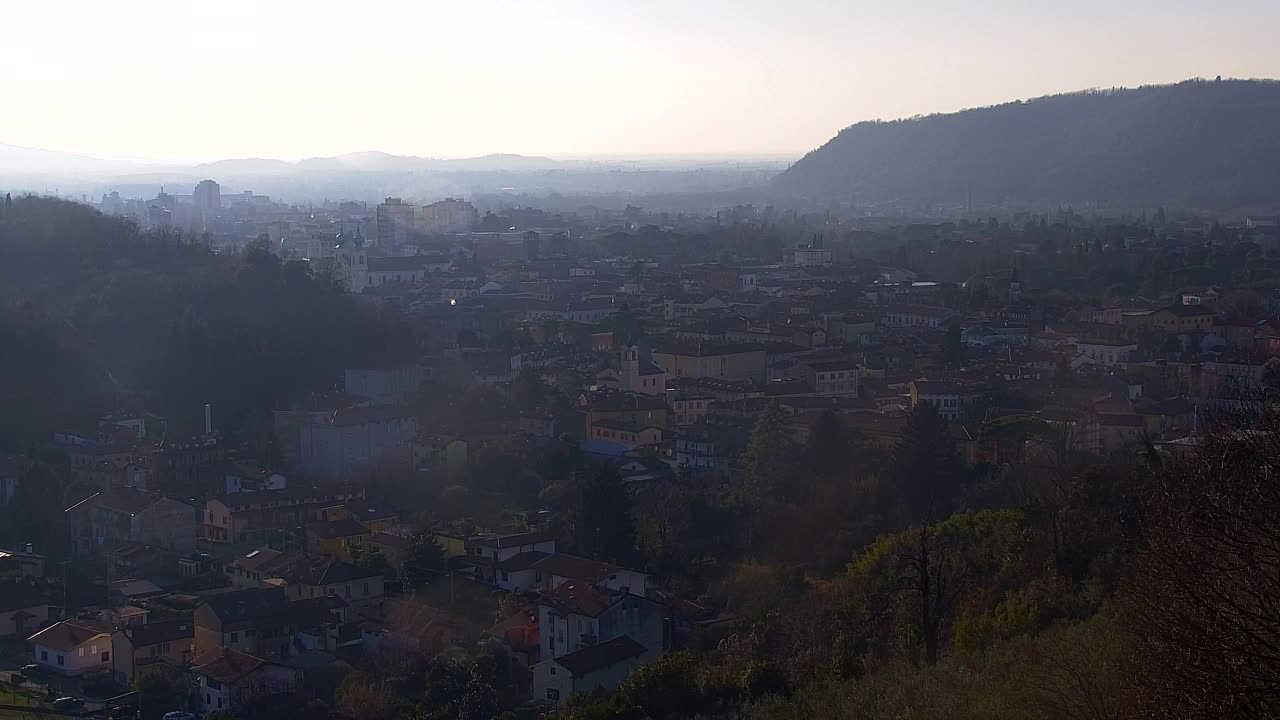 Nova Gorica e Gorizia: Panorama Mozzafiato dal Convento Francescano di Castagnevizza