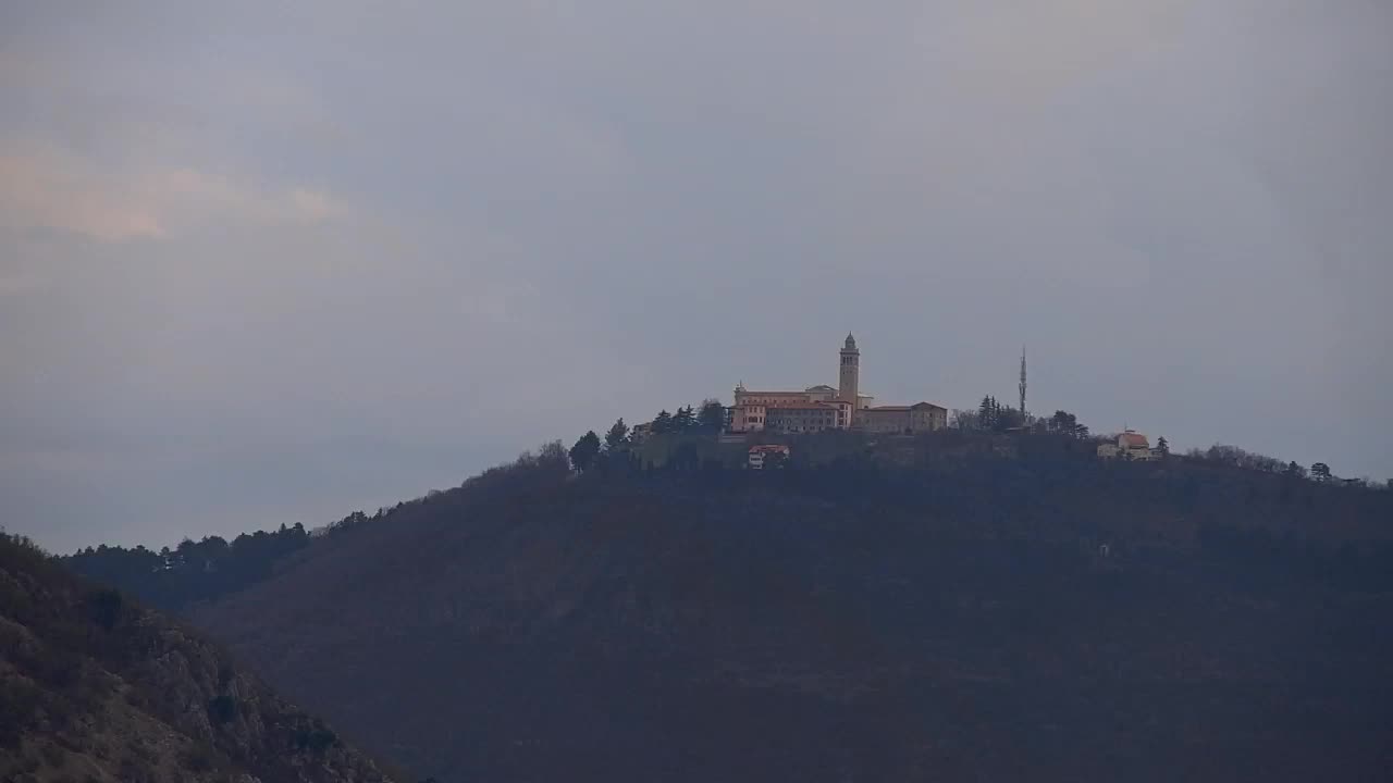 Nova Gorica e Gorizia: Panorama Mozzafiato dal Convento Francescano di Castagnevizza