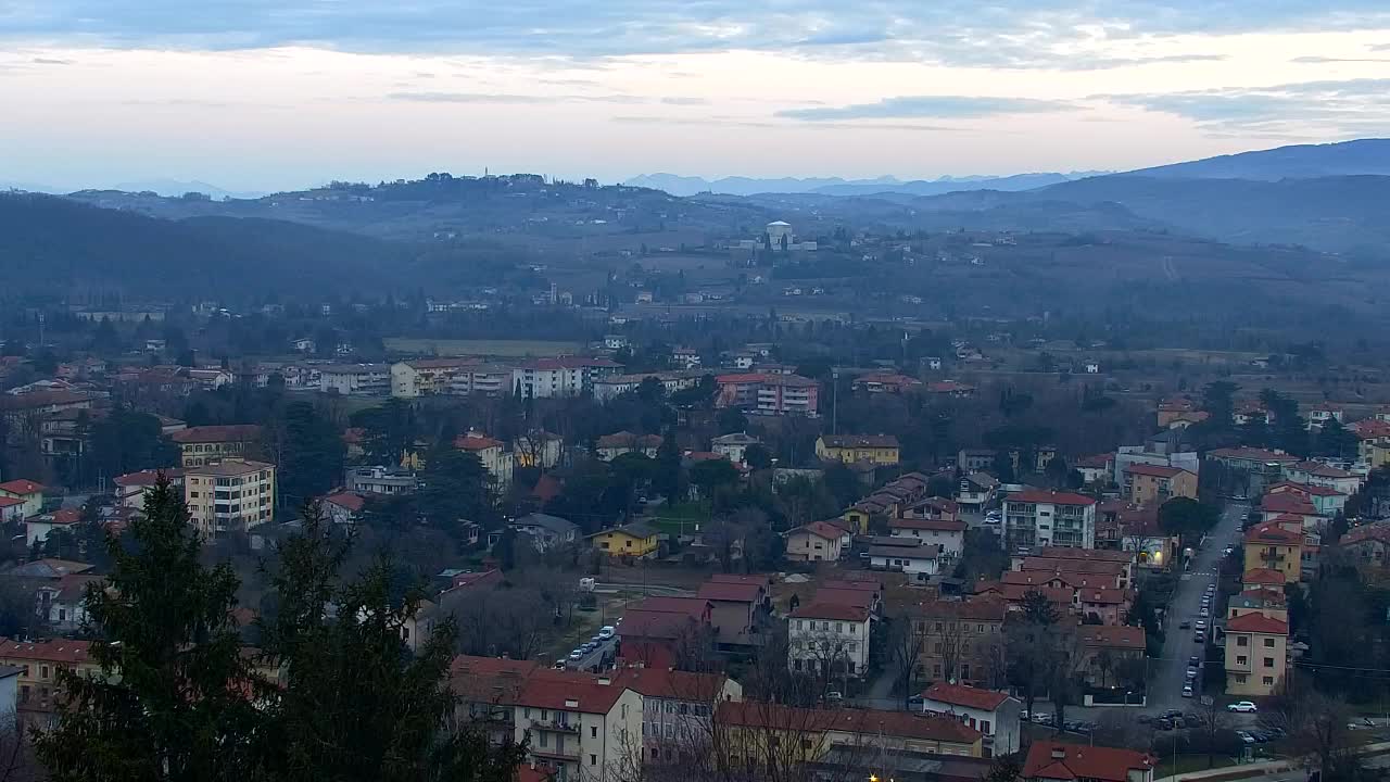 Nova Gorica e Gorizia: Panorama Mozzafiato dal Convento Francescano di Castagnevizza