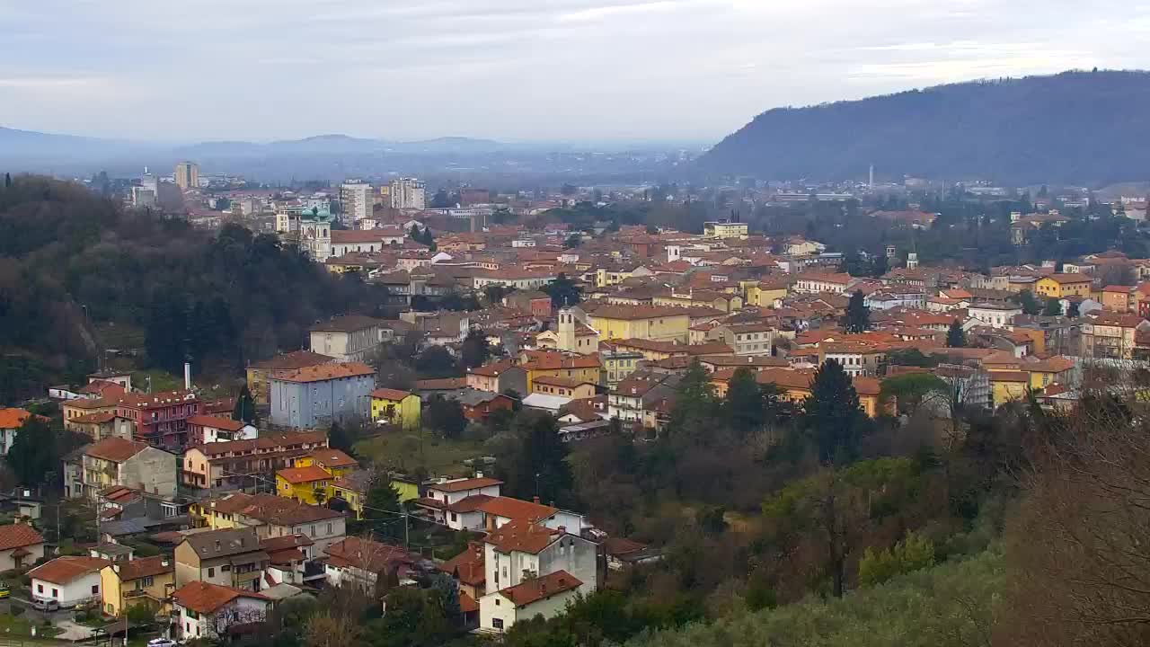 Nova Gorica e Gorizia: Panorama Mozzafiato dal Convento Francescano di Castagnevizza