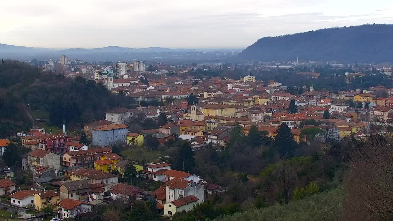 Nova Gorica e Gorizia: Panorama Mozzafiato dal Convento Francescano di Castagnevizza