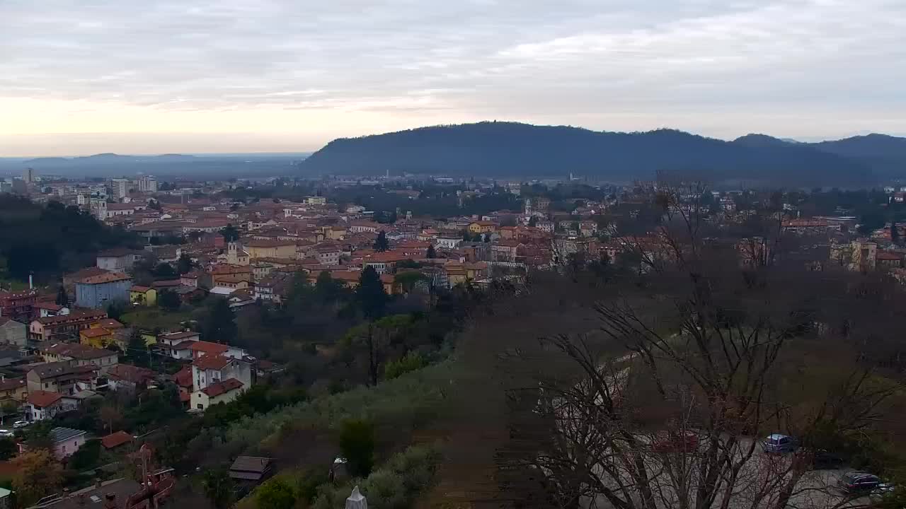 Nova Gorica i Gorica: Prekrasan Pogled iz Franjevačkog Samostana Kostanjevica