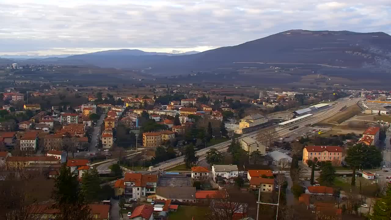 Nova Gorica e Gorizia: Panorama Mozzafiato dal Convento Francescano di Castagnevizza