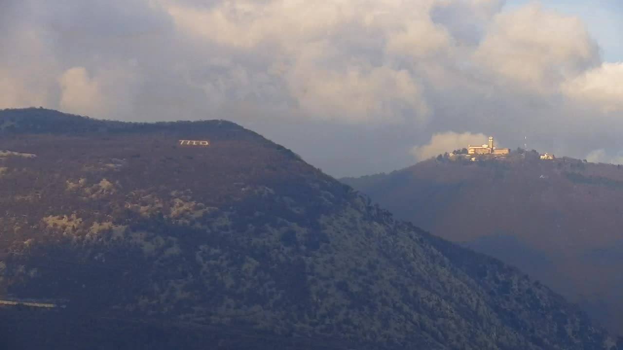 Nova Gorica i Gorica: Prekrasan Pogled iz Franjevačkog Samostana Kostanjevica