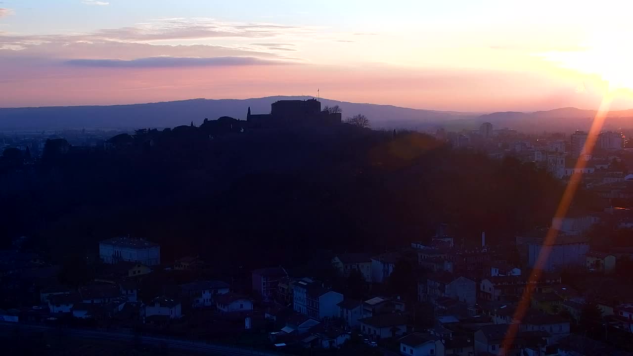 Nova Gorica y Gorizia: Impresionantes Vistas desde el Monasterio Franciscano de Kostanjevica