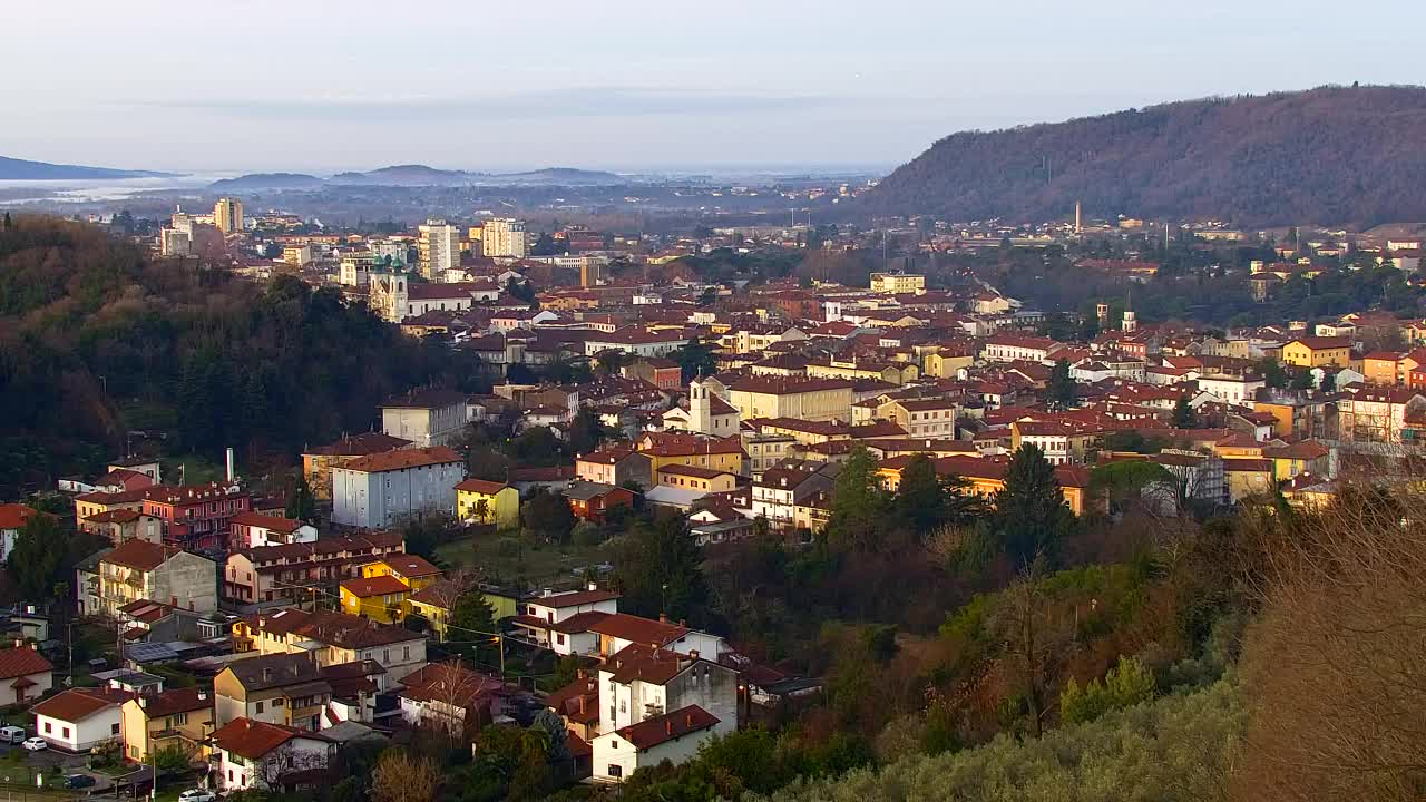 Nova Gorica e Gorizia: Panorama Mozzafiato dal Convento Francescano di Castagnevizza