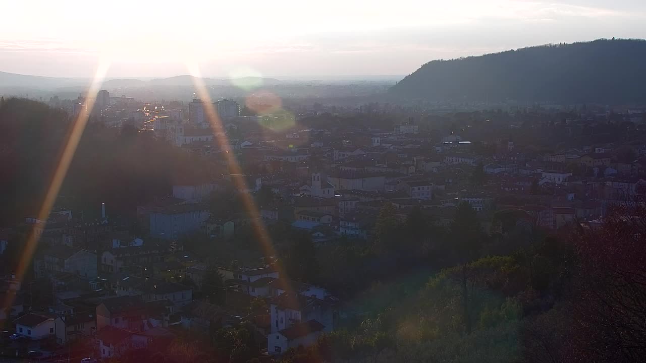 Nova Gorica e Gorizia: Panorama Mozzafiato dal Convento Francescano di Castagnevizza