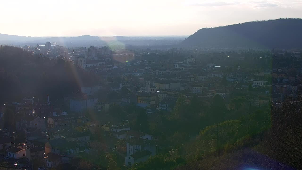 Nova Gorica i Gorica: Prekrasan Pogled iz Franjevačkog Samostana Kostanjevica