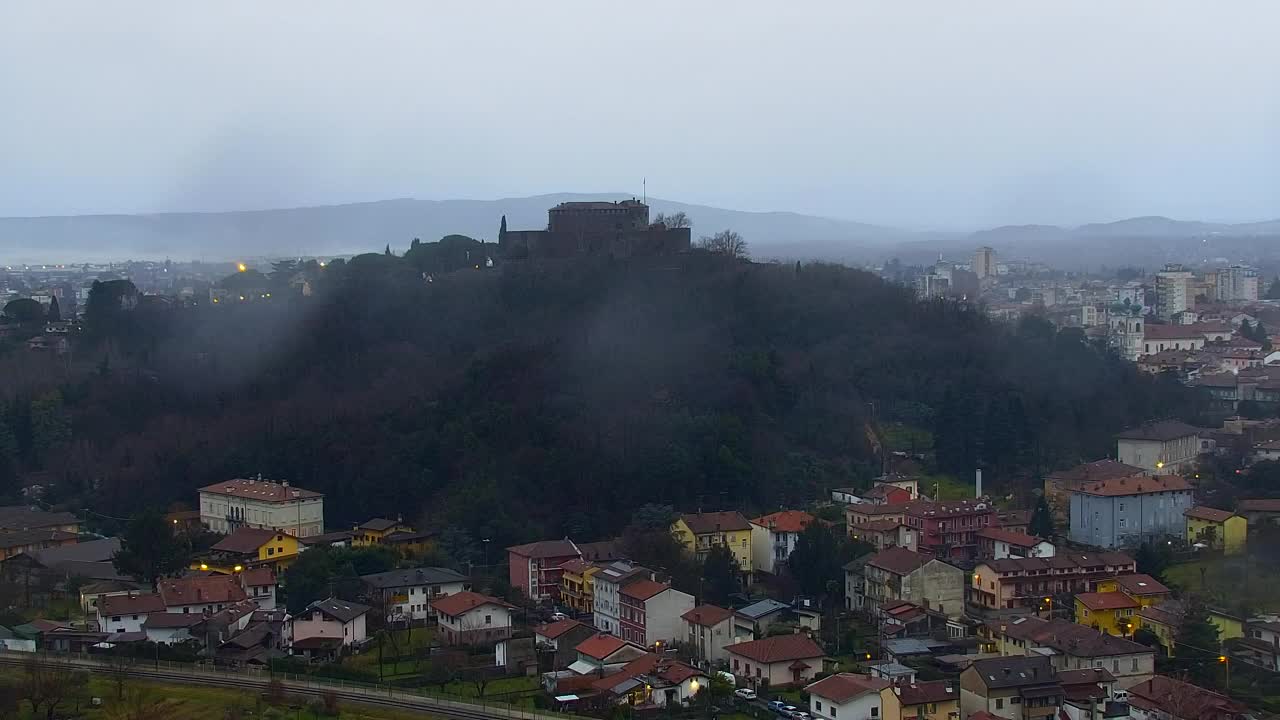 Nova Gorica i Gorica: Prekrasan Pogled iz Franjevačkog Samostana Kostanjevica