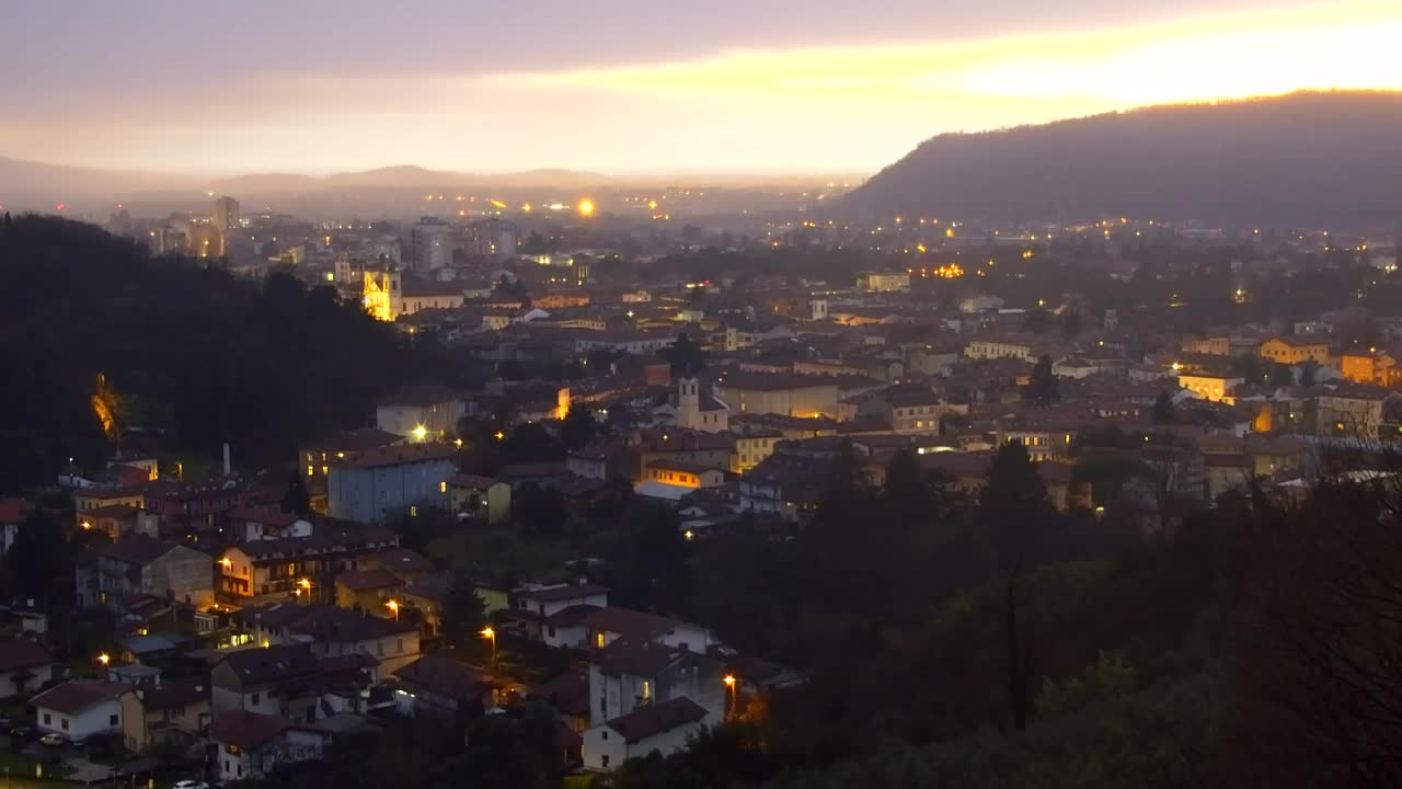 Nova Gorica e Gorizia: Panorama Mozzafiato dal Convento Francescano di Castagnevizza