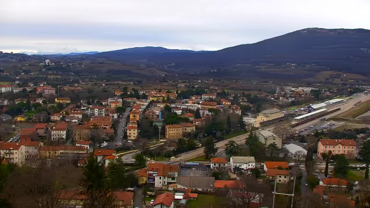 Nova Gorica e Gorizia: Panorama Mozzafiato dal Convento Francescano di Castagnevizza