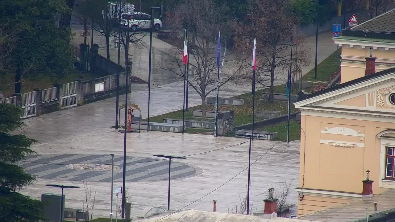 Nova Gorica e Gorizia: Panorama Mozzafiato dal Convento Francescano di Castagnevizza