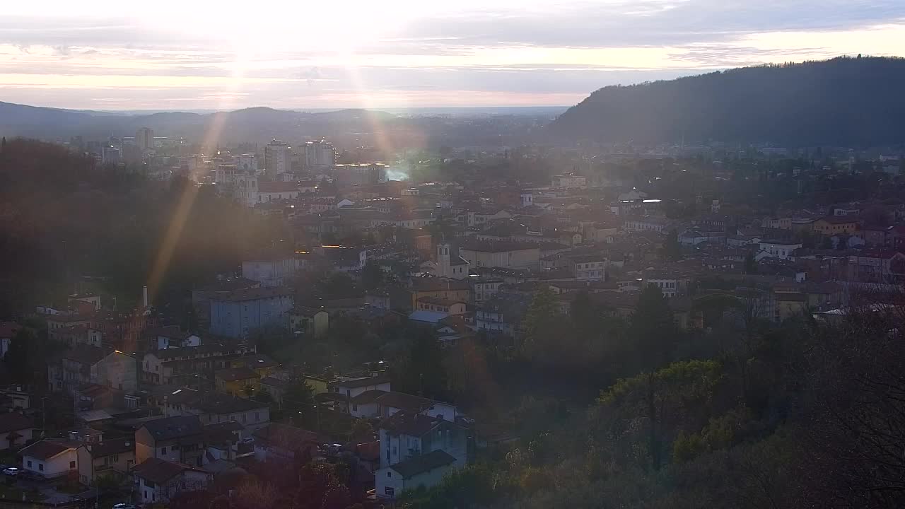 Nova Gorica e Gorizia: Panorama Mozzafiato dal Convento Francescano di Castagnevizza
