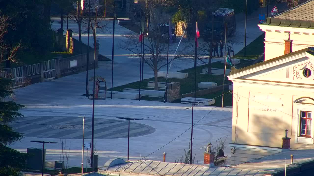 Nova Gorica i Gorica: Prekrasan Pogled iz Franjevačkog Samostana Kostanjevica