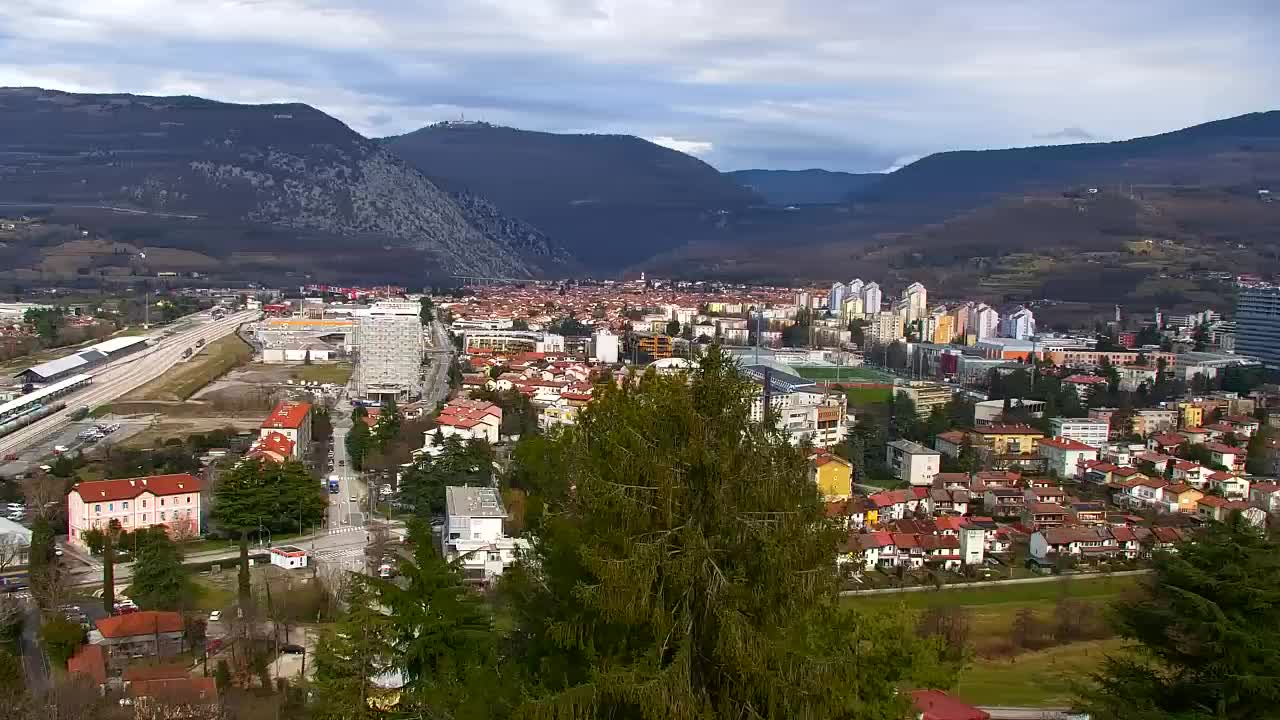 Nova Gorica e Gorizia: Panorama Mozzafiato dal Convento Francescano di Castagnevizza
