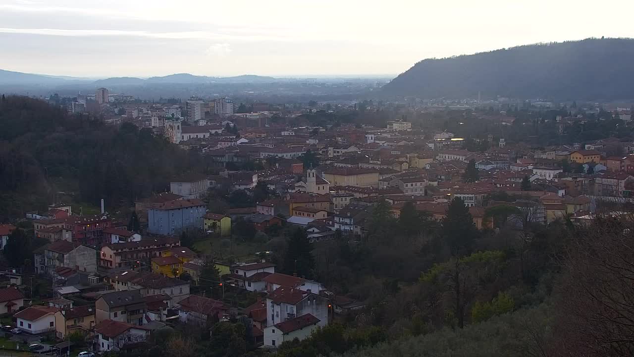 Nova Gorica i Gorica: Prekrasan Pogled iz Franjevačkog Samostana Kostanjevica