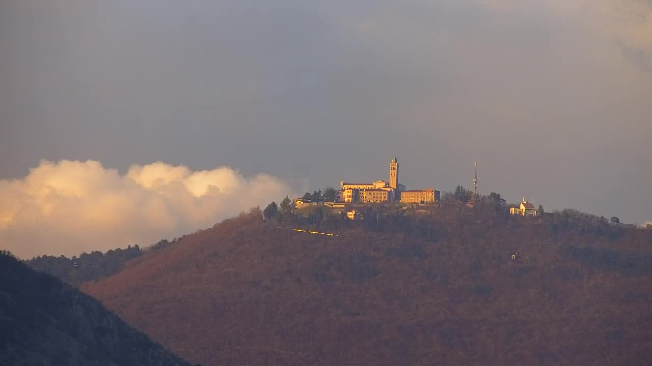 Nova Gorica y Gorizia: Impresionantes Vistas desde el Monasterio Franciscano de Kostanjevica