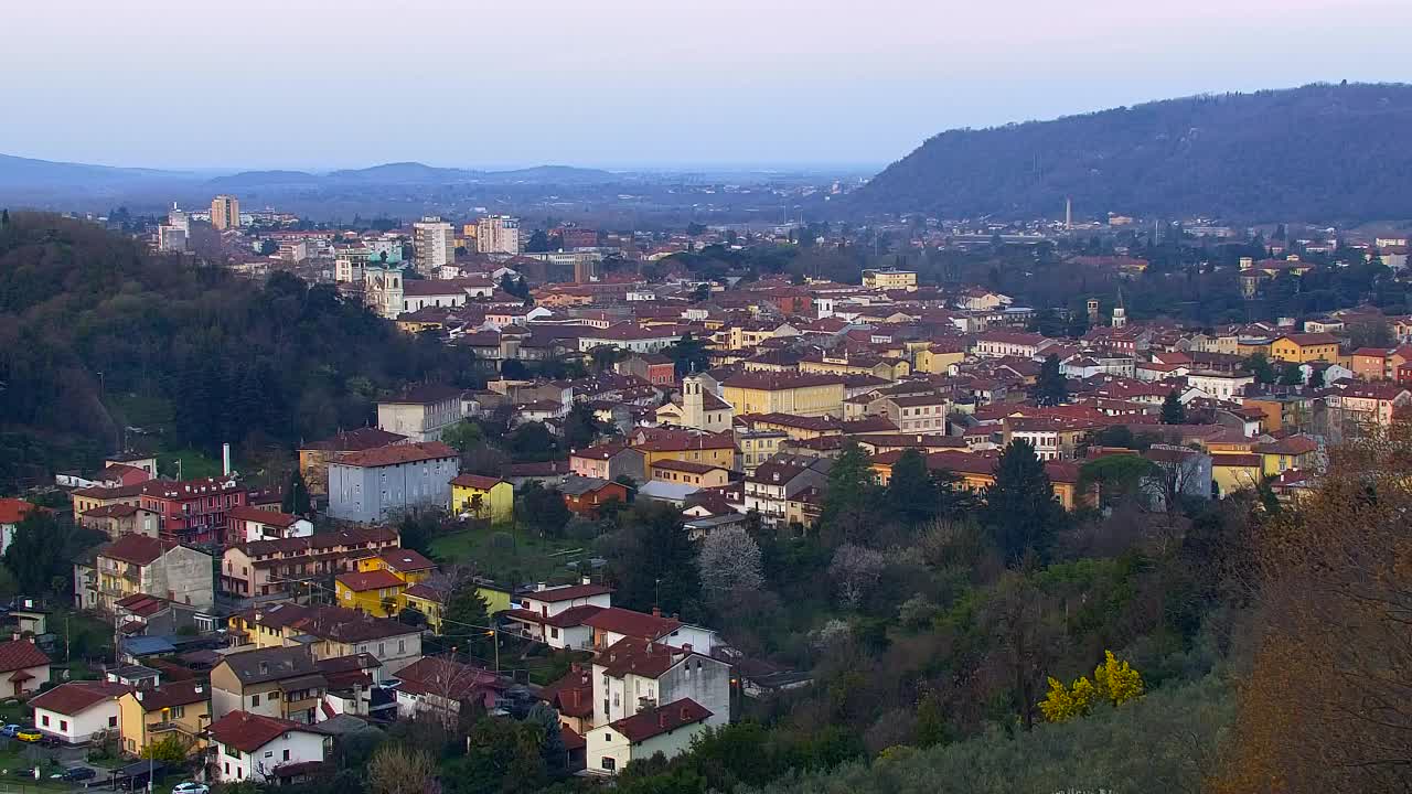 Nova Gorica e Gorizia: Panorama Mozzafiato dal Convento Francescano di Castagnevizza