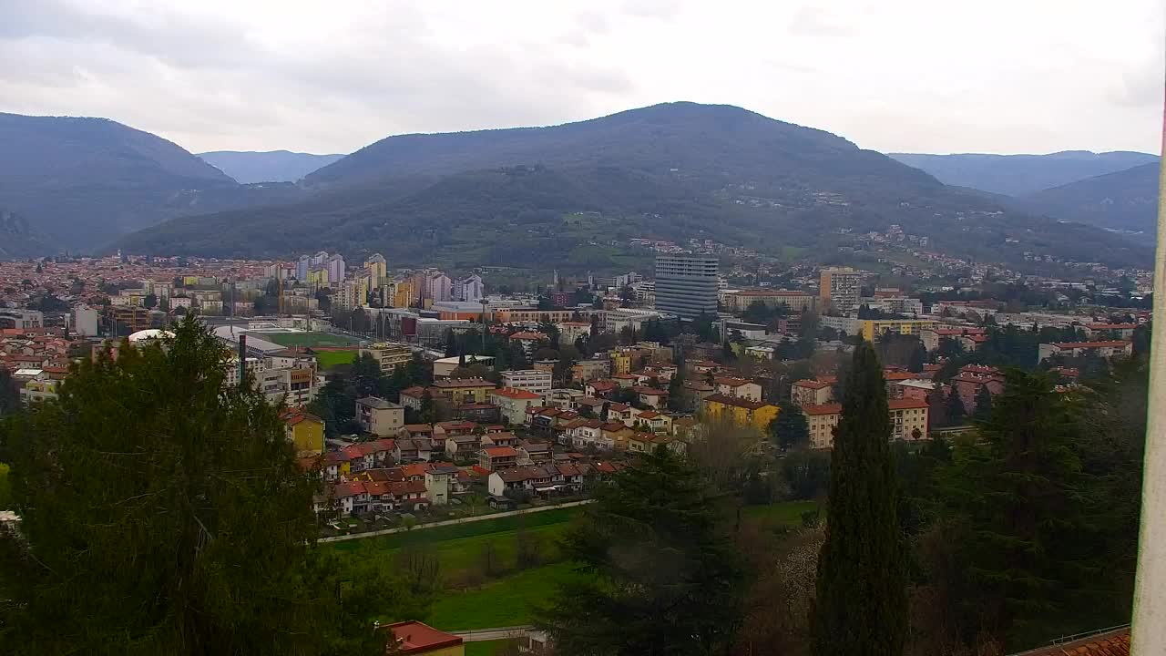 Nova Gorica e Gorizia: Panorama Mozzafiato dal Convento Francescano di Castagnevizza