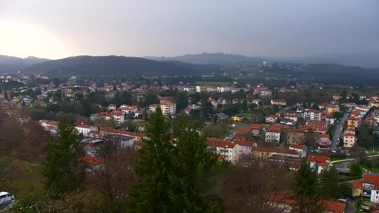 Nova Gorica e Gorizia: Panorama Mozzafiato dal Convento Francescano di Castagnevizza