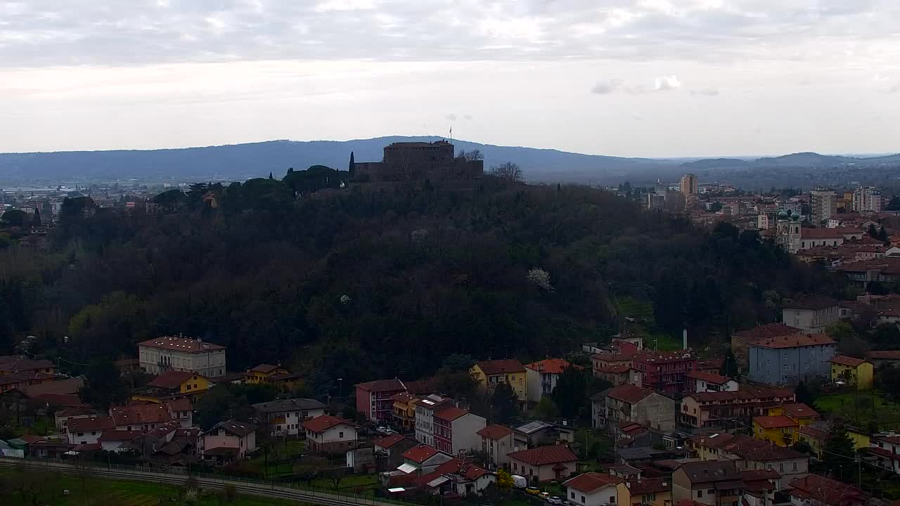 Nova Gorica i Gorica: Prekrasan Pogled iz Franjevačkog Samostana Kostanjevica