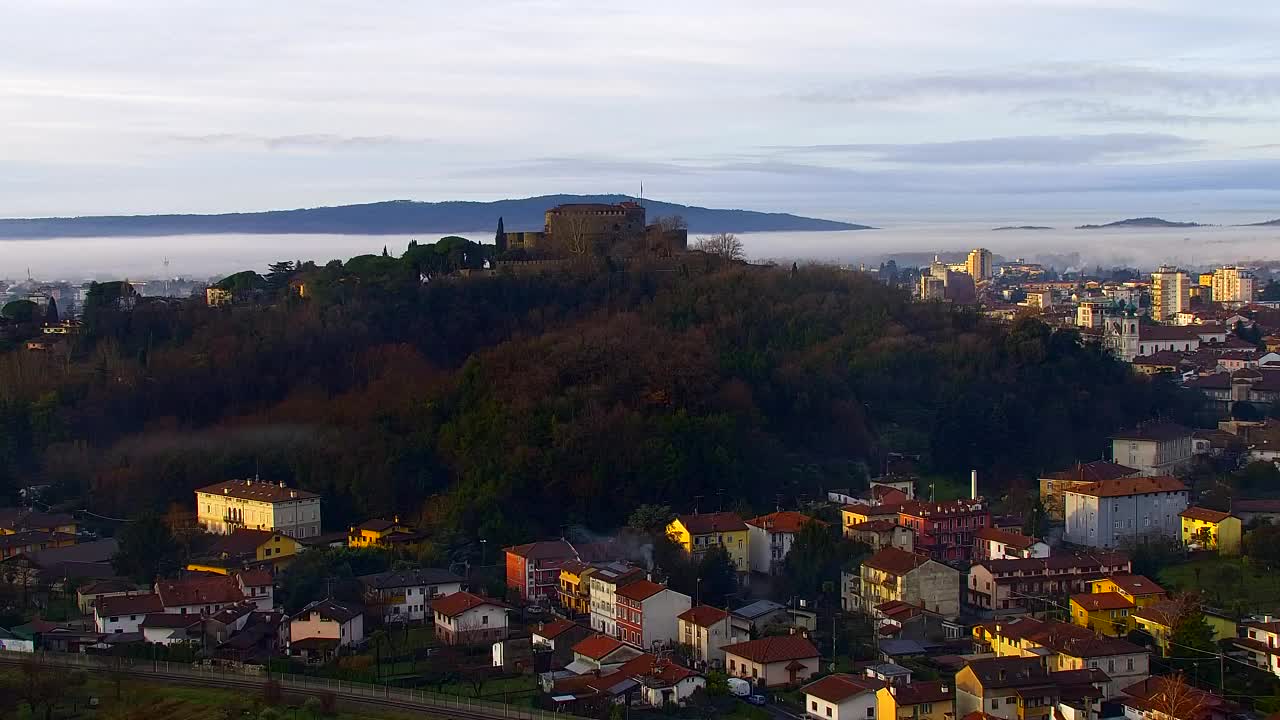 Nova Gorica e Gorizia: Panorama Mozzafiato dal Convento Francescano di Castagnevizza