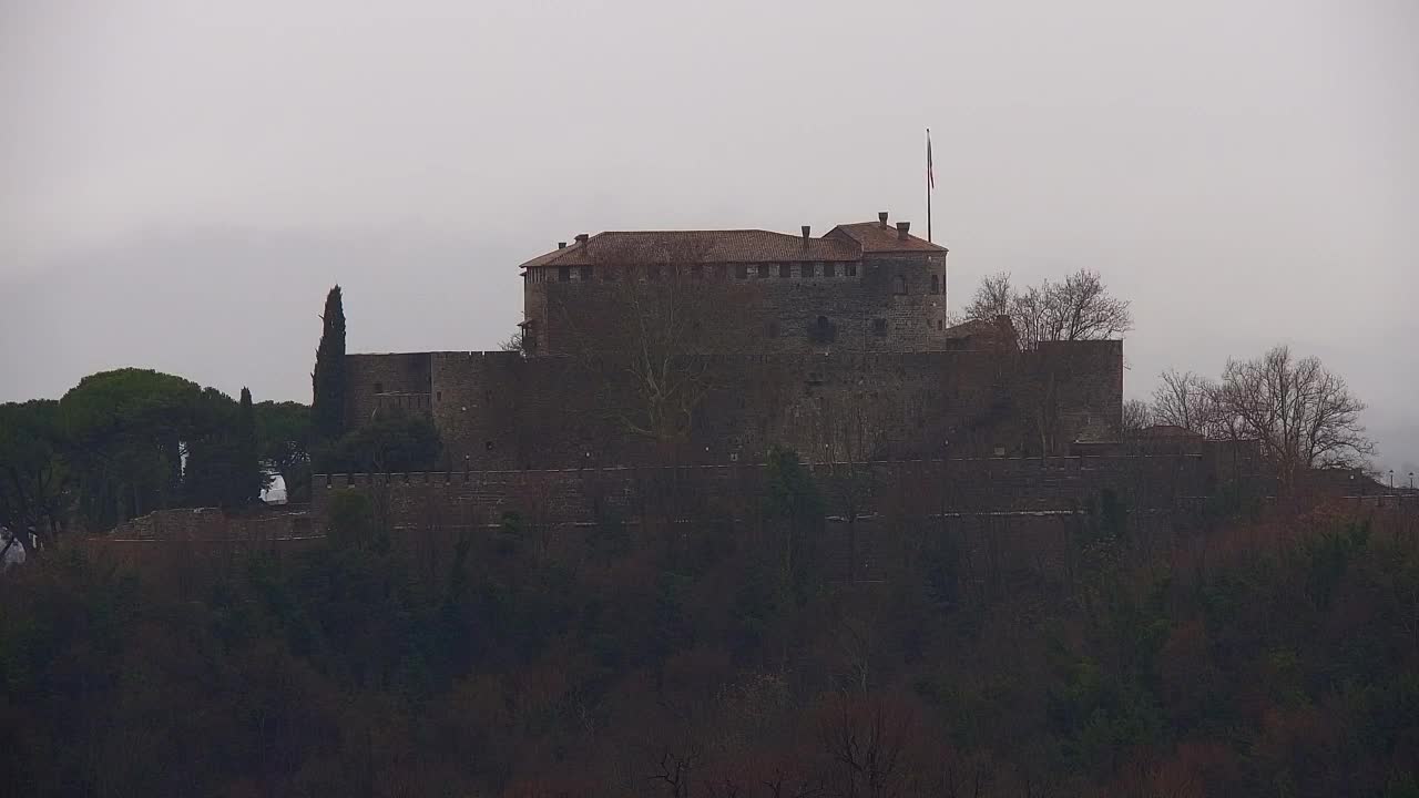 Nova Gorica i Gorica: Prekrasan Pogled iz Franjevačkog Samostana Kostanjevica