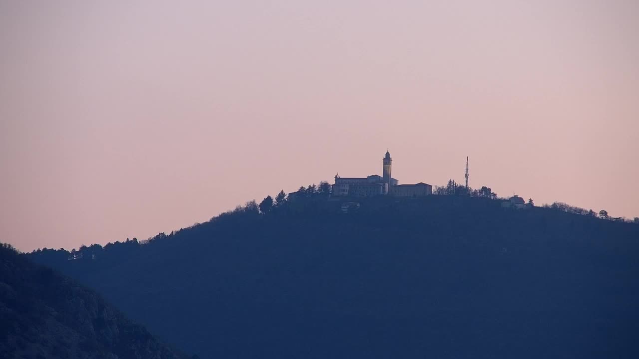 Nova Gorica e Gorizia: Panorama Mozzafiato dal Convento Francescano di Castagnevizza