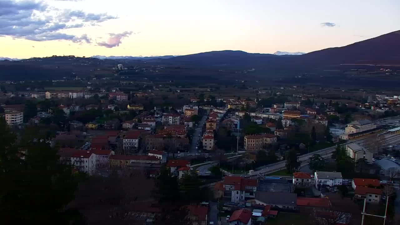 Nova Gorica i Gorica: Prekrasan Pogled iz Franjevačkog Samostana Kostanjevica