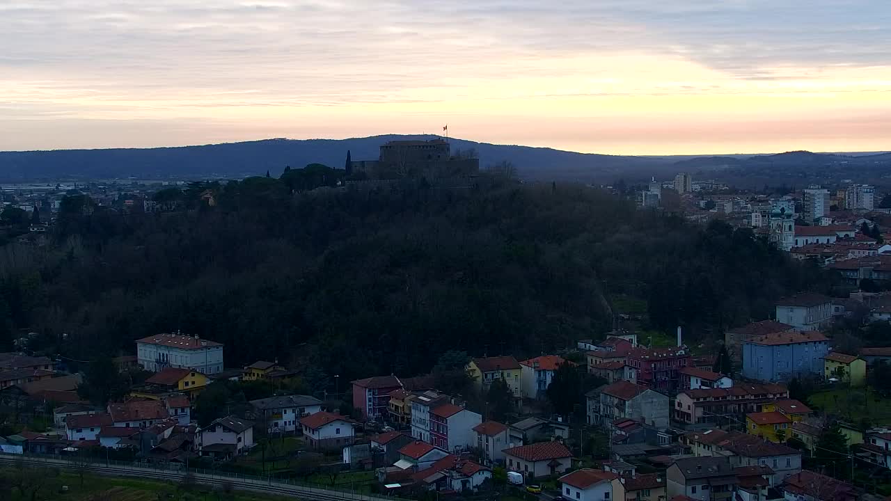 Nova Gorica i Gorica: Prekrasan Pogled iz Franjevačkog Samostana Kostanjevica