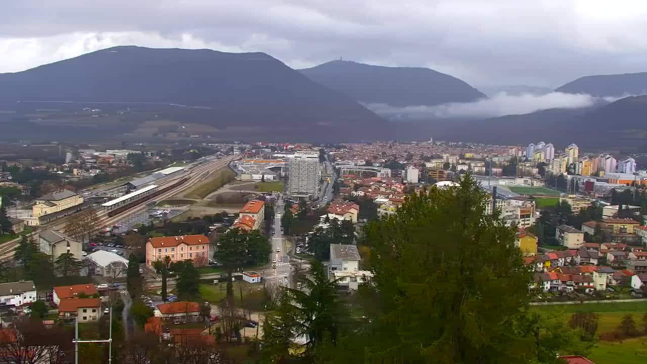 Nova Gorica y Gorizia: Impresionantes Vistas desde el Monasterio Franciscano de Kostanjevica