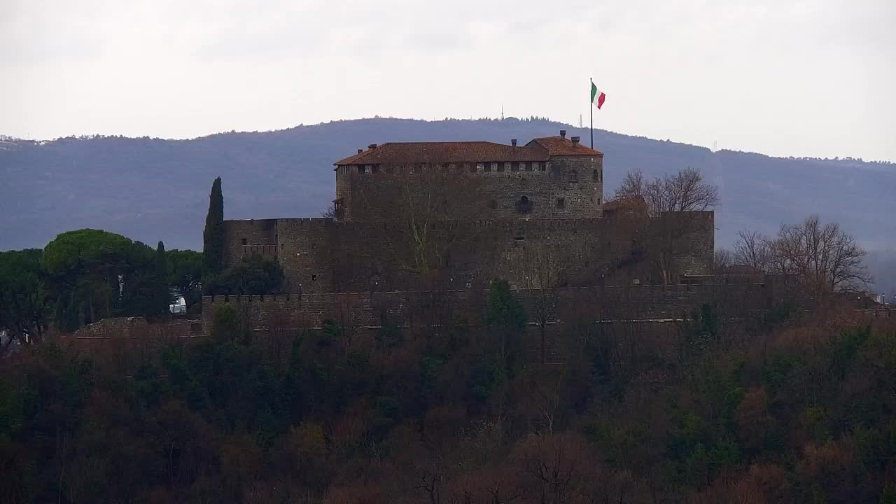Nova Gorica e Gorizia: Panorama Mozzafiato dal Convento Francescano di Castagnevizza