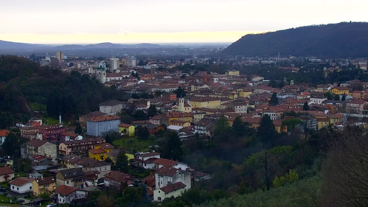 Nova Gorica i Gorica: Prekrasan Pogled iz Franjevačkog Samostana Kostanjevica