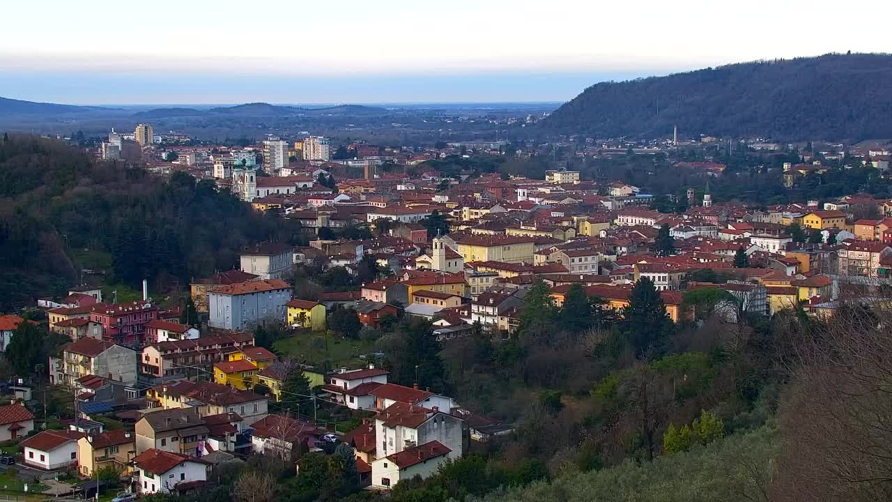 Nova Gorica e Gorizia: Panorama Mozzafiato dal Convento Francescano di Castagnevizza