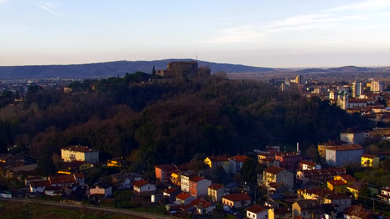 Nova Gorica i Gorica: Prekrasan Pogled iz Franjevačkog Samostana Kostanjevica