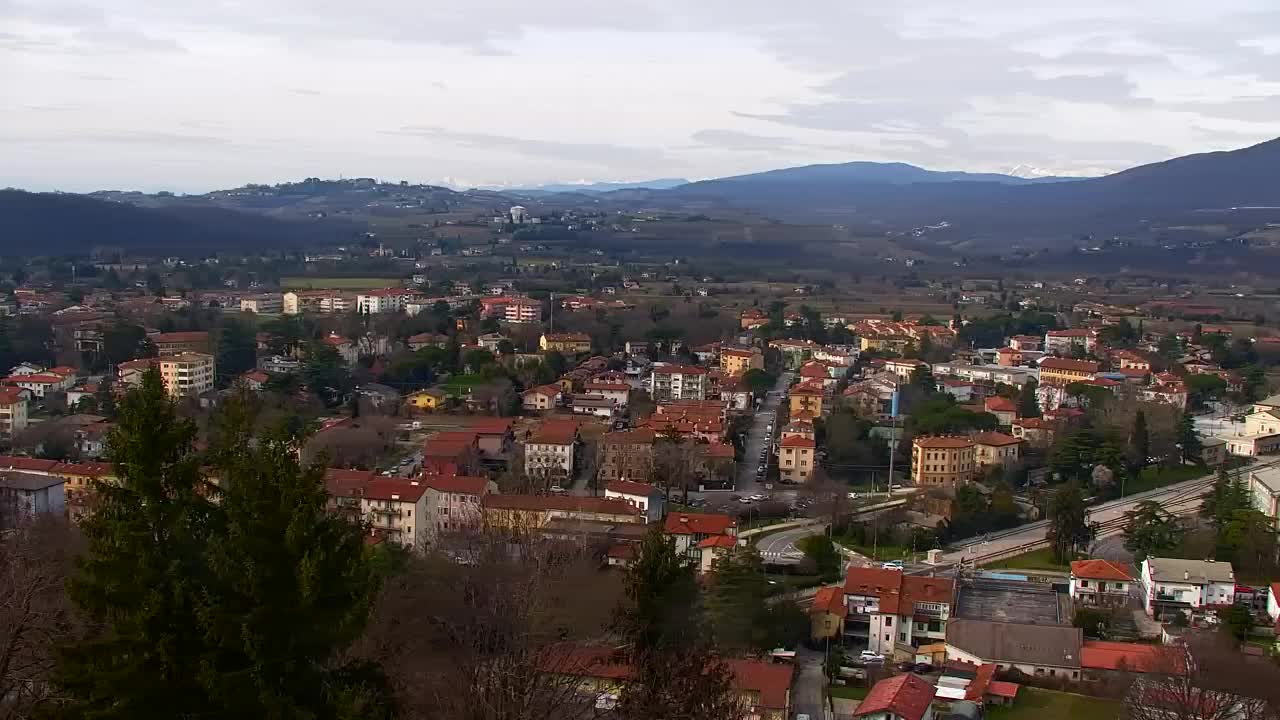 Nova Gorica e Gorizia: Panorama Mozzafiato dal Convento Francescano di Castagnevizza