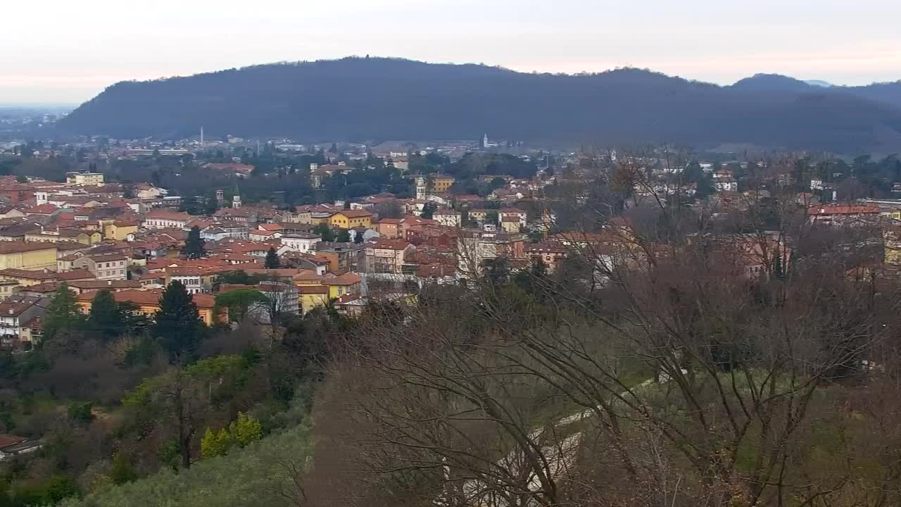Nova Gorica i Gorica: Prekrasan Pogled iz Franjevačkog Samostana Kostanjevica