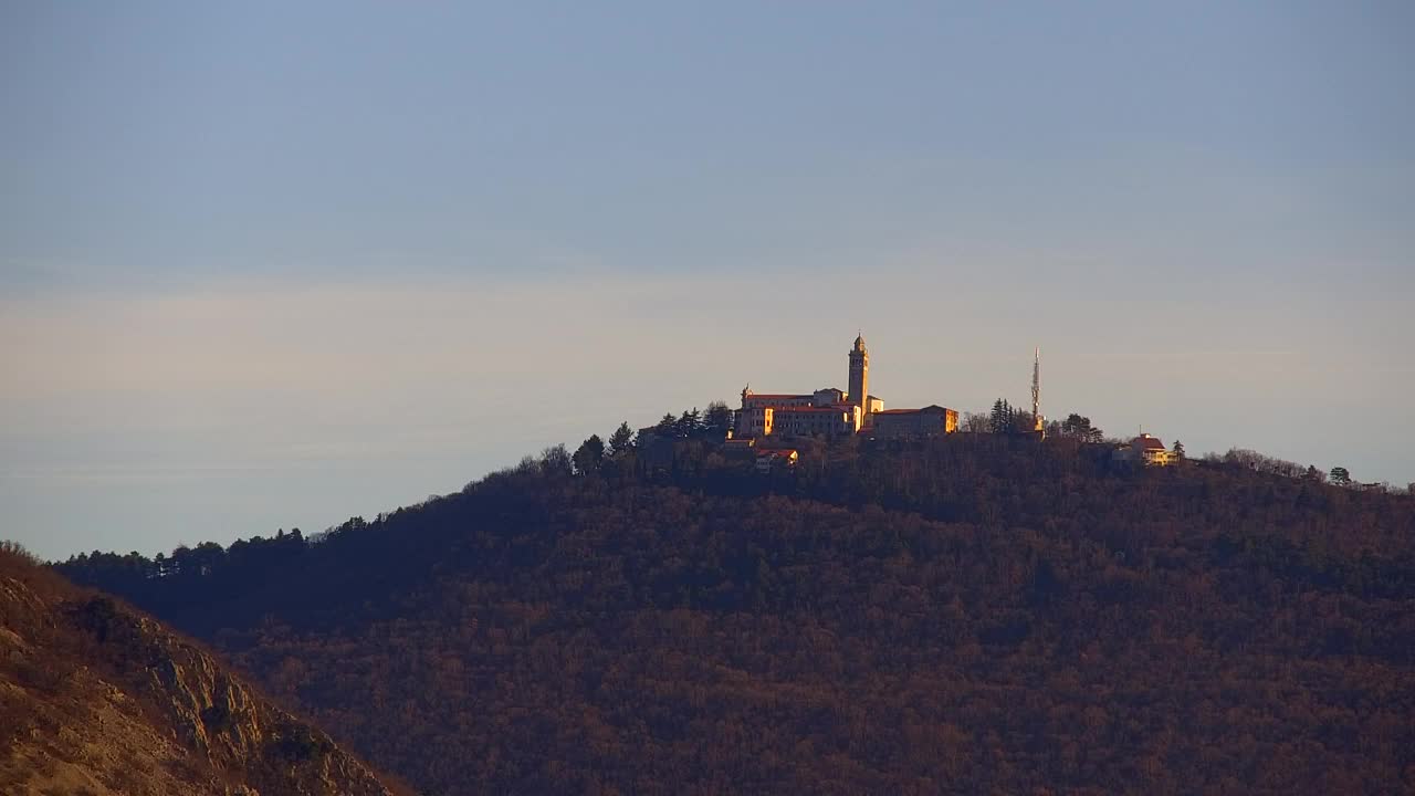 Nova Gorica e Gorizia: Panorama Mozzafiato dal Convento Francescano di Castagnevizza