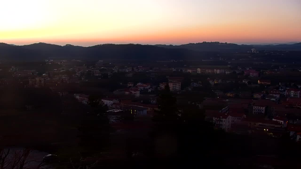 Nova Gorica i Gorica: Prekrasan Pogled iz Franjevačkog Samostana Kostanjevica